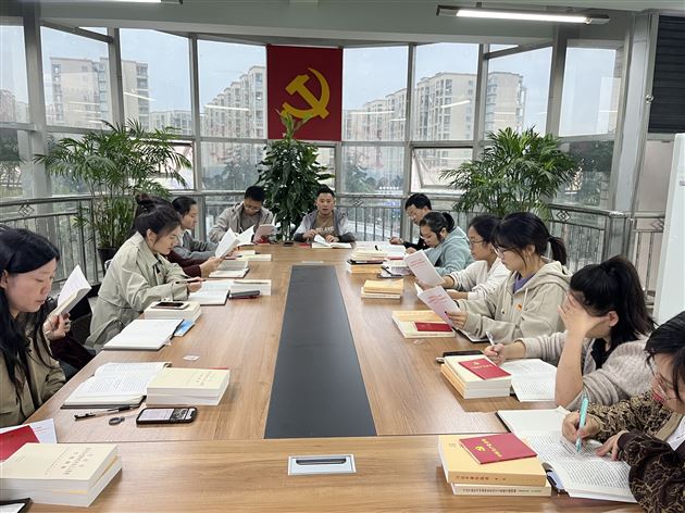 初中第一党支部党员民主评议