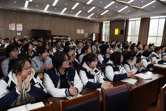 文以载道 和合致远——棠外与四川省青少年作家协会举行“阅读与写作基地校”签约暨授牌仪式 