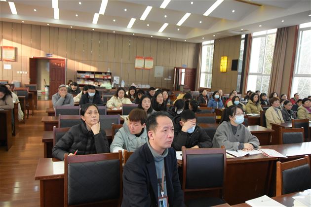 历练中提升素养 磨砺中绽放光芒 ——棠外初中举行班主任技能大赛总结与颁奖仪式暨班主任专业发展培训会