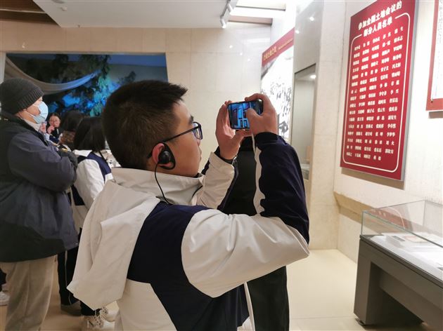 参观西柏坡博物馆