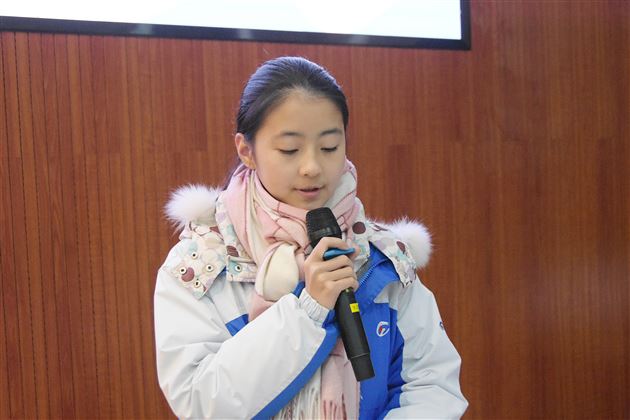 初三年级学生会主席黄薪霓