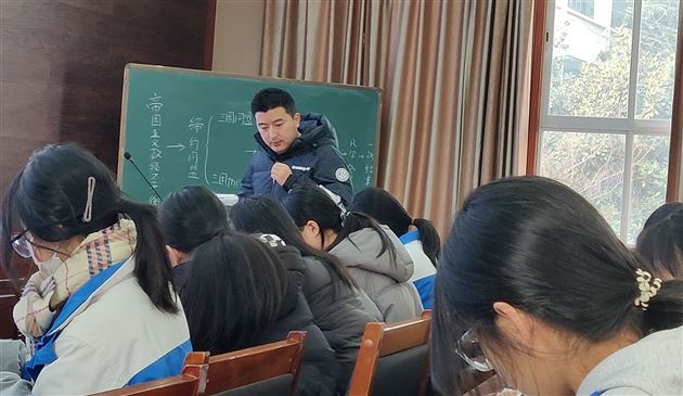 棠外初高中历史教研组暨高中历史名师工作坊与阿坝藏族羌族自治州名优骨干教师团队开展联合研修活动 