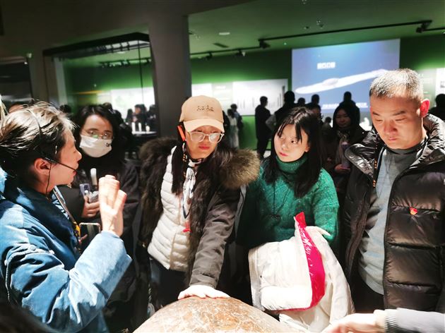 增强文化自信 厚植爱国情怀——成都棠湖外国语学校小学第二党支部开展主题党日活动