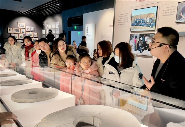 了解川大历史 共创公益事业——棠外小学第一党支部开展主题党日活动