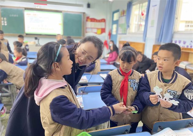 张蓉老师执教《分物游戏》