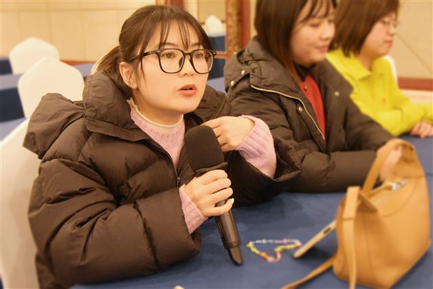 凝心聚力，攻坚克难，勇攀高峰——记成都棠湖外国语学校初中第一、三党支部主题党日活动