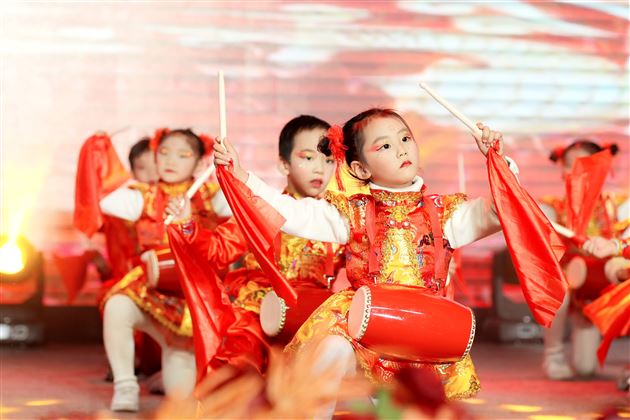 棠湖仁智幼儿园举行2024“龙行龘龘闹新年”文艺汇演
