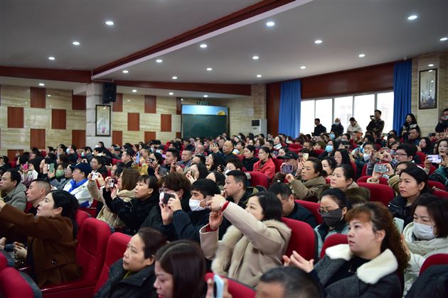 给孩子更多的选择，给家长更好的服务——棠外高2021级举行家长会