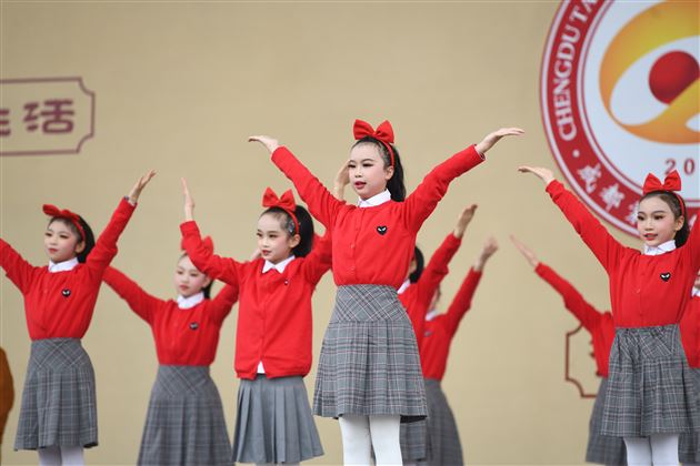 汇聚阳光力量 传递梦想火炬——棠外附小隆重举行2023—2024学年度下期开学典礼