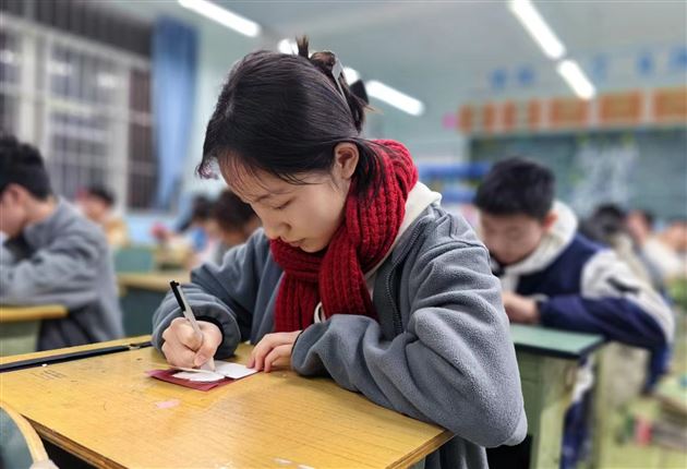 爱意为墨 礼赞女神——棠外初三语文组开展“献给心中最美的她”三行诗创作活动