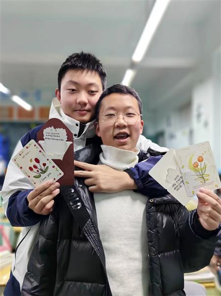 爱意为墨 礼赞女神——棠外初三语文组开展“献给心中最美的她”三行诗创作活动