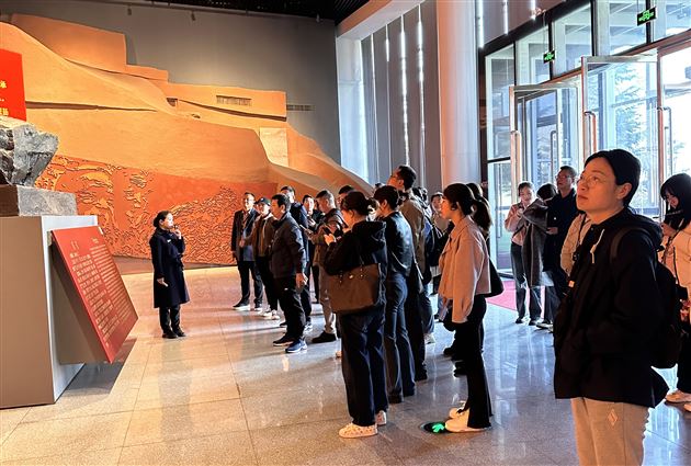 走进红旗渠  开阔教育视野——棠外高中教师到林州一中开展学习实践活动