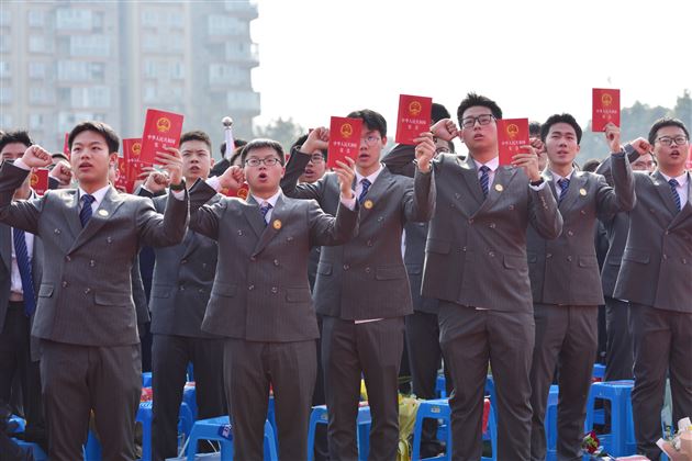 春山在望，同行追光——记棠外高2024届高三成人仪式暨高考誓师大会 