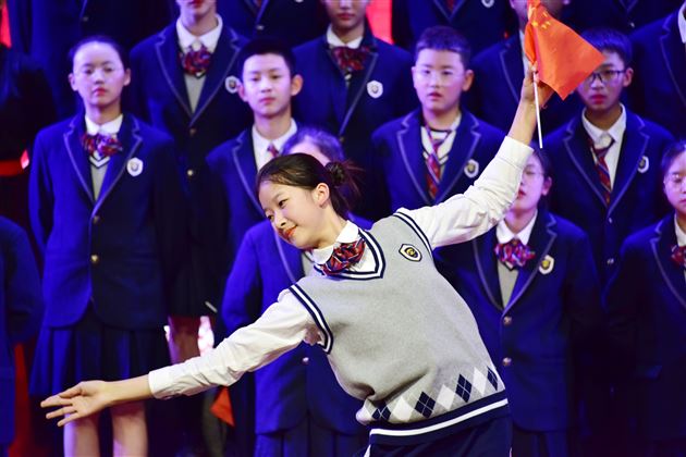 中华经典润心田 诗词歌赋赞少年——记棠外初2023级班级合唱比赛