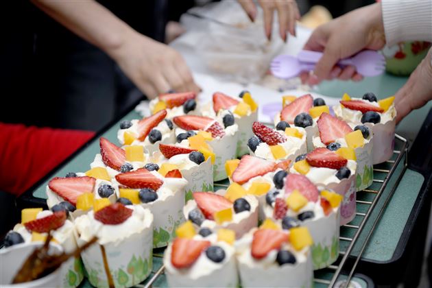 劳动最美丽 奋斗正青春——棠外举行第二十届师生爱心义卖活动