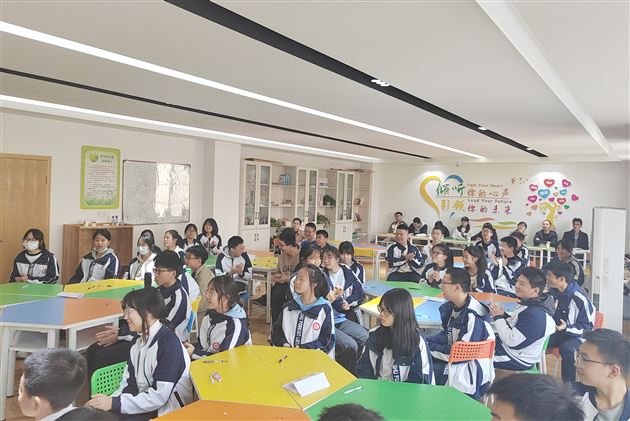 棠外初中与西南民大联合开展心理健康教育课程建设暨甘孜县心理教师观摩学习活动