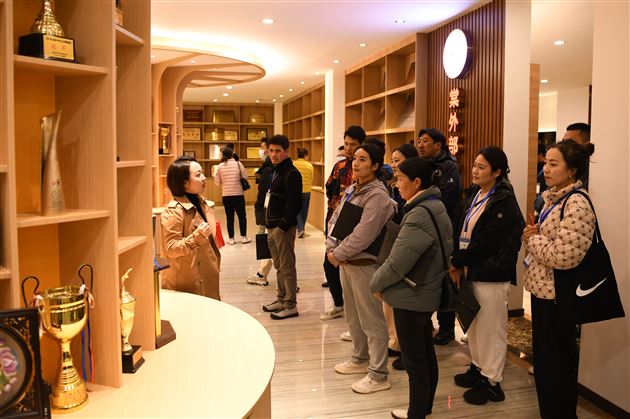 能力提升 ，聚焦“四个维度” ——若尔盖县教育人才“梯进式”培养培训在棠外开展