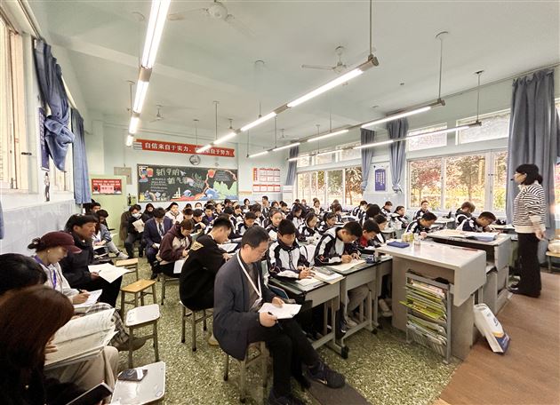 能力提升 ，聚焦“四个维度” ——若尔盖县教育人才“梯进式”培养培训在棠外开展