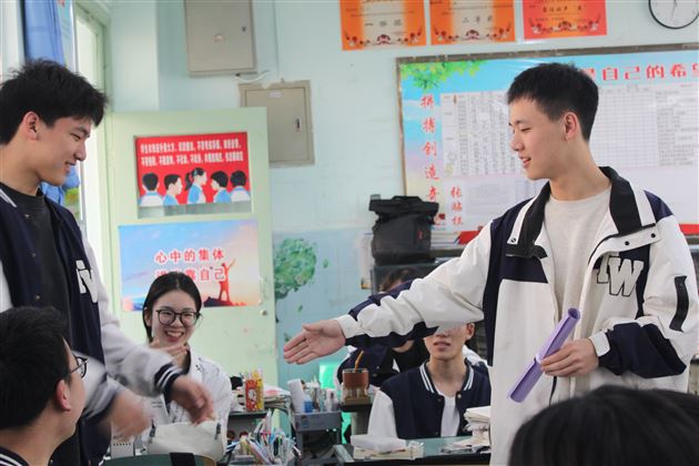 不普通的心情日历——棠外高中开展心理团体辅导活动