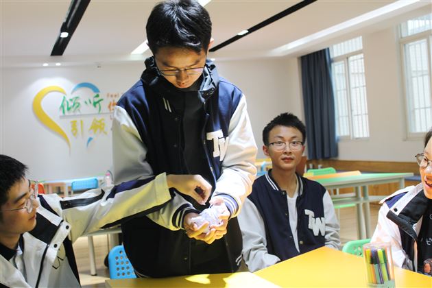 做一个快乐的守护天使——记棠外高2023级心理委员培训活动