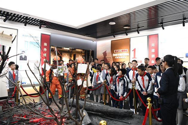 缅怀革命先烈  传承红色基因——棠外举行“铸魂·2024·清明祭英烈”主题教育活动