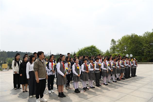 缅怀革命先烈  传承红色基因——棠外举行“铸魂·2024·清明祭英烈”主题教育活动 