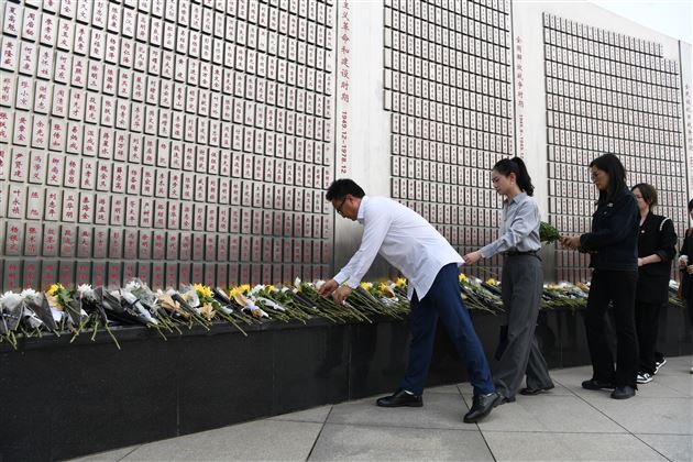 铸魂·2024清明祭英烈——成都棠湖外国语学校初中党总支部清明节祭扫活动