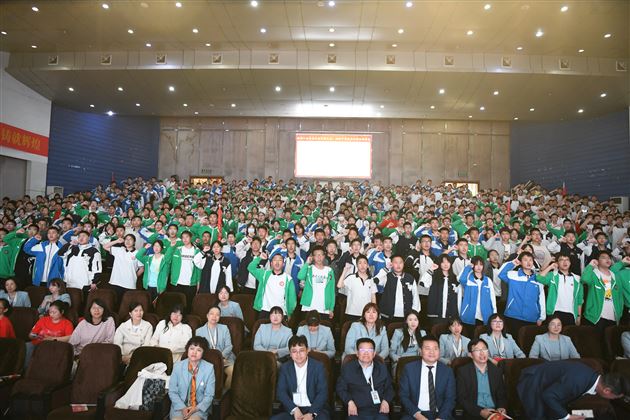 扬帆起航，逐梦中考——棠外召开初2021级中考动员暨学生表彰大会