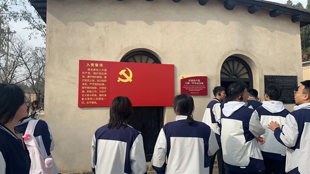 行万里立志报国 见天地继往开来——记棠外高2022级部分师生河北研学行 