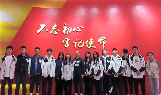 行万里立志报国 见天地继往开来——记棠外高2022级部分师生河北研学行