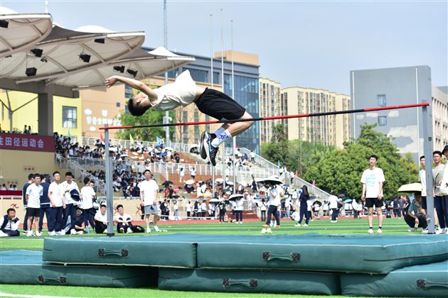 棠外高中第二十届田径运动会如期举行