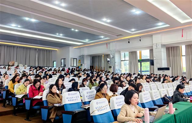 勤练内功，提升专业技能——棠外附小李春花老师参加双流区小学语文教材解读活动