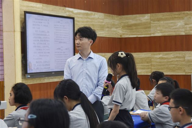 单元统整觅心意  情真意切话表达——棠外附小承办双流区小学语文六年级教研活动