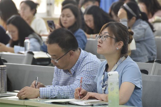 单元统整觅心意  情真意切话表达——棠外附小承办双流区小学语文六年级教研活动