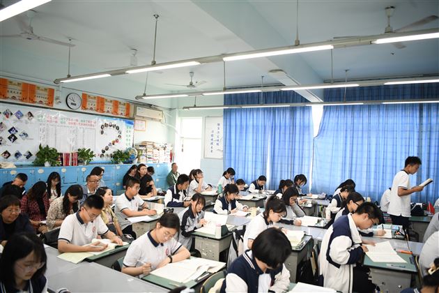 相聚棠外，共研新“语”——棠外携手德阳五中开展高中语文教研活动 