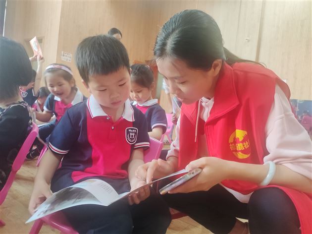 防拐千万计 宝贝别中计——棠湖仁智幼儿园防拐骗演练