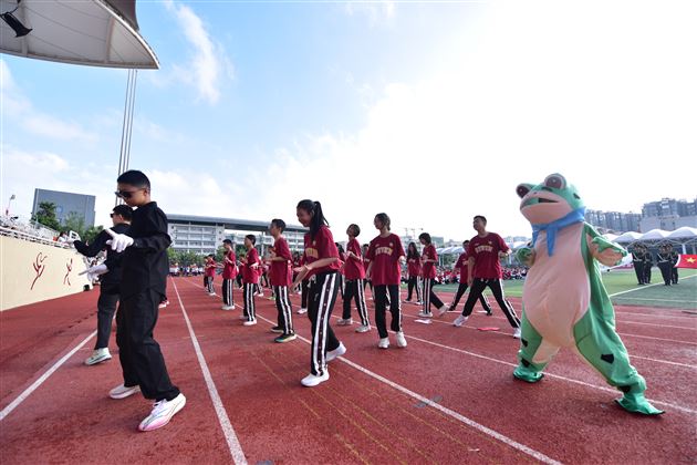团结、奋进、我健康、我快乐——记棠外初中第二十届田径运动会 