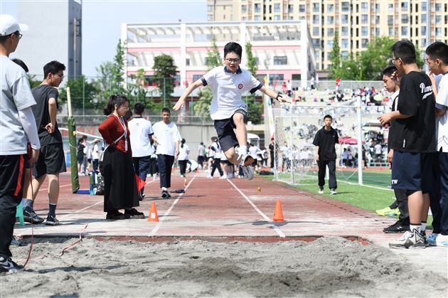 团结、奋进、我健康、我快乐——记棠外初中第二十届田径运动会 