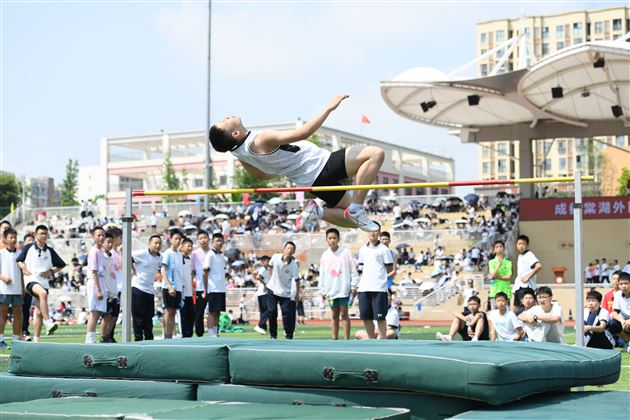 团结、奋进、我健康、我快乐——记棠外初中第二十届田径运动会 
