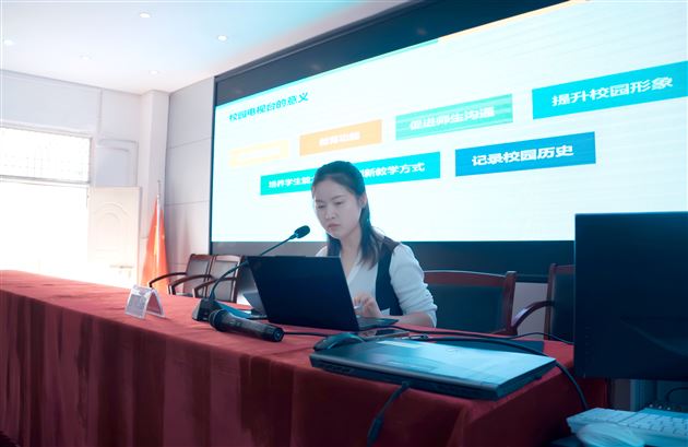 棠外教师曾晓惠受聘担任四川省第十届影视制作班授课讲师