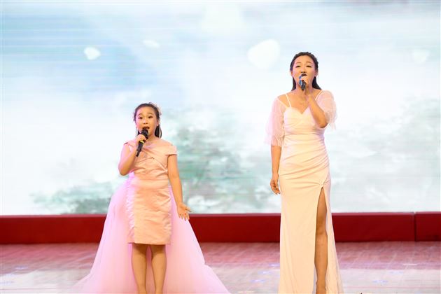 爱如星火 造炬成光——成都棠湖外国语学校2024年教师节庆祝表彰大会