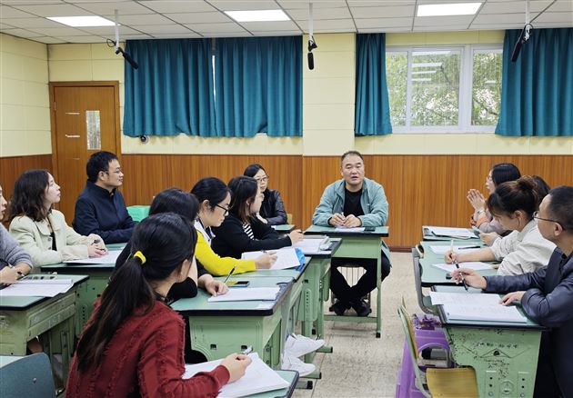 厚植爱国情怀 培育时代新人——棠外初2023级、初2024级各班开展爱国主义主题班会课