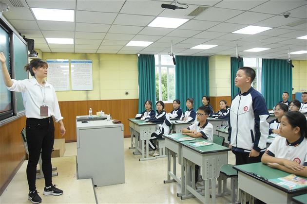 厚植爱国情怀 培育时代新人——棠外初2023级、初2024级各班开展爱国主义主题班会课 