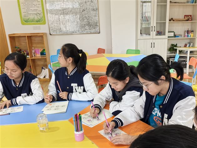 送你一朵小红花——棠外高中开展生涯规划辅导课