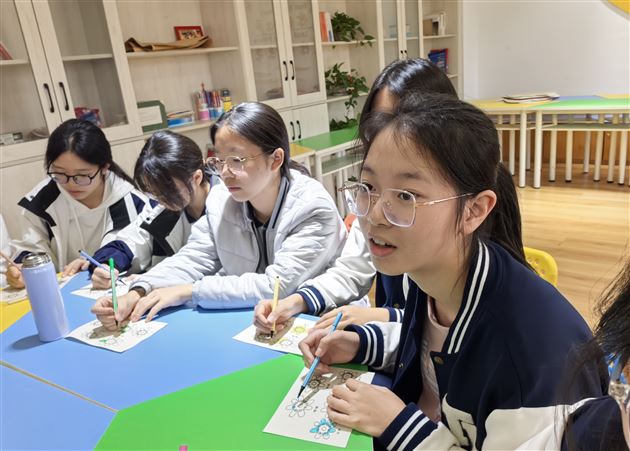 送你一朵小红花——棠外高中开展生涯规划辅导课 