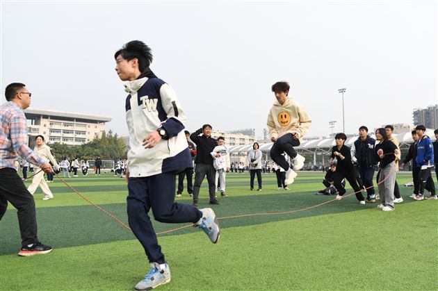 未见料峭寒冬影 却看青春放光华——记棠外高中第十一届冬季集体项目运动会