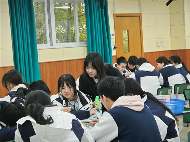 闫崇姗老师授课现场