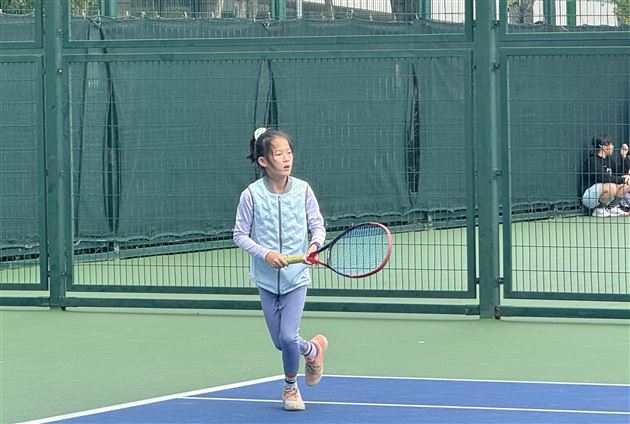 棠外附小选手闪耀双流区青少年网球赛场