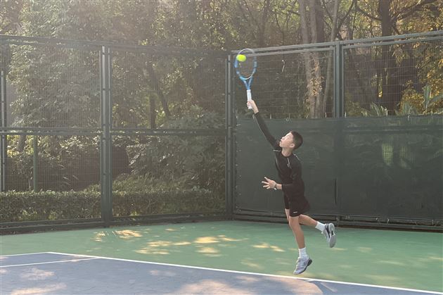 棠外附小选手闪耀双流区青少年网球赛场