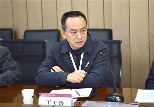 聚焦食品安全 共筑校园防线——成都棠湖外国语学校召开膳食管理家长委员会全体会议